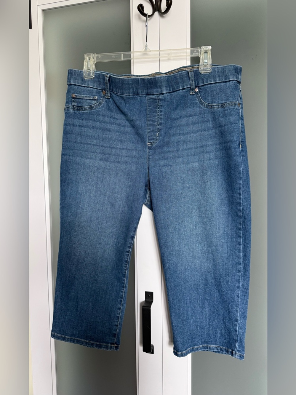 Kim Rogers “Tummy Control” Blue Denim Capri Cropped Jean